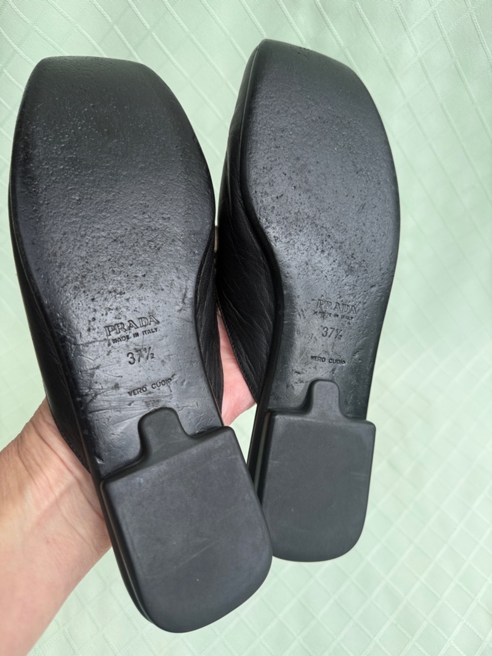 Vintage Prada Leather Two-Tone Slide Loafers in Cream and Black - Picture 7 of 8